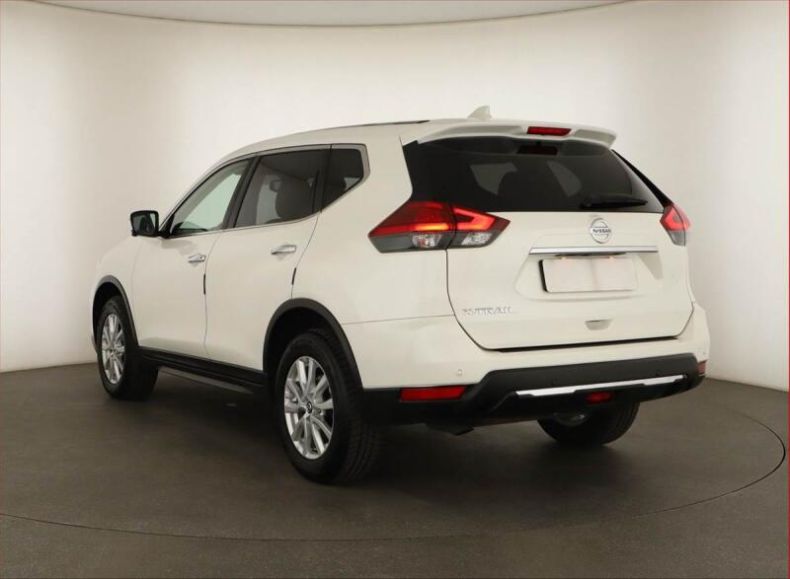 Nissan X-Trail - hlavní fotka