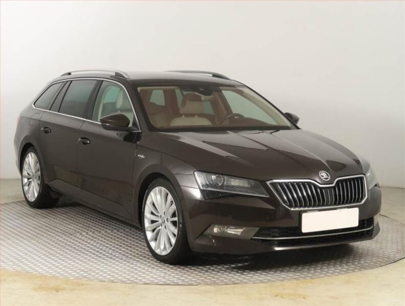 Škoda Superb - hlavní foto