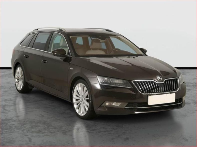 Škoda Superb - hlavní foto