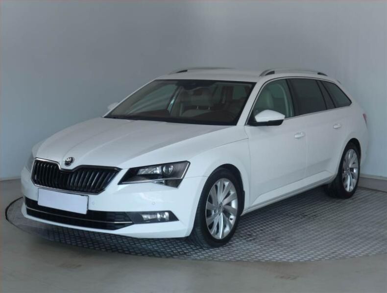 Škoda Superb - hlavní fotka