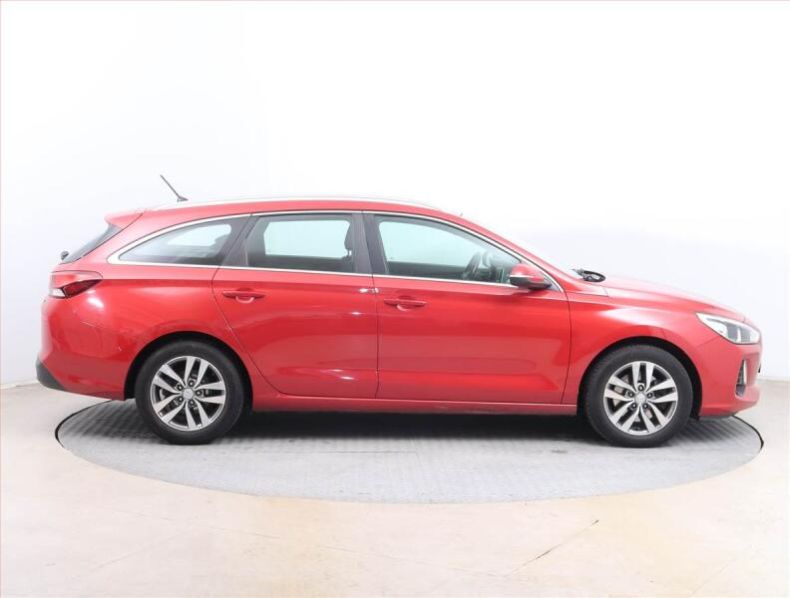 Hyundai i30 - hlavní fotka