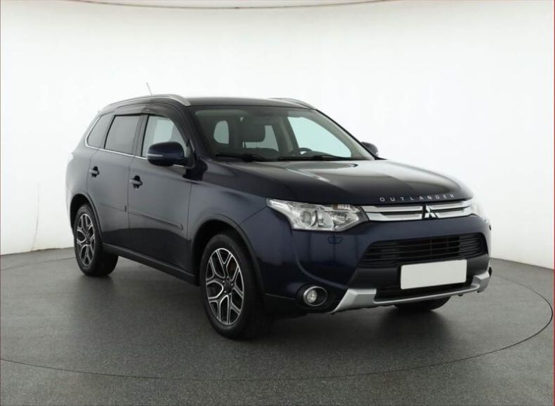 Mitsubishi Outlander - hlavní foto