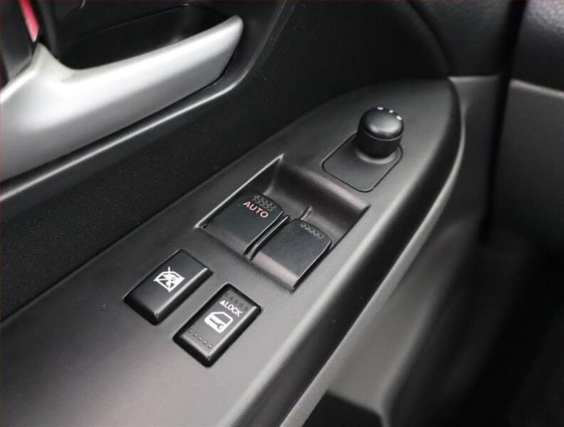 Suzuki SX4 - hlavní fotka