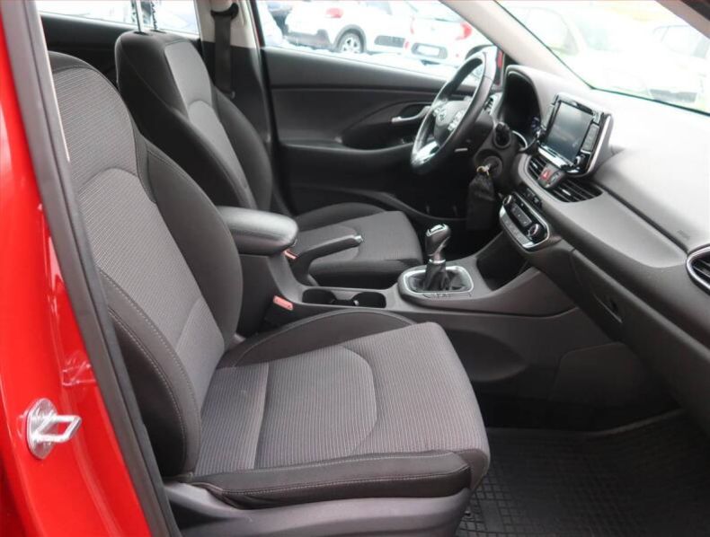 Hyundai i30 - hlavní fotka