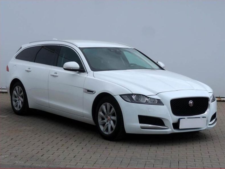 Jaguar XF - hlavní foto