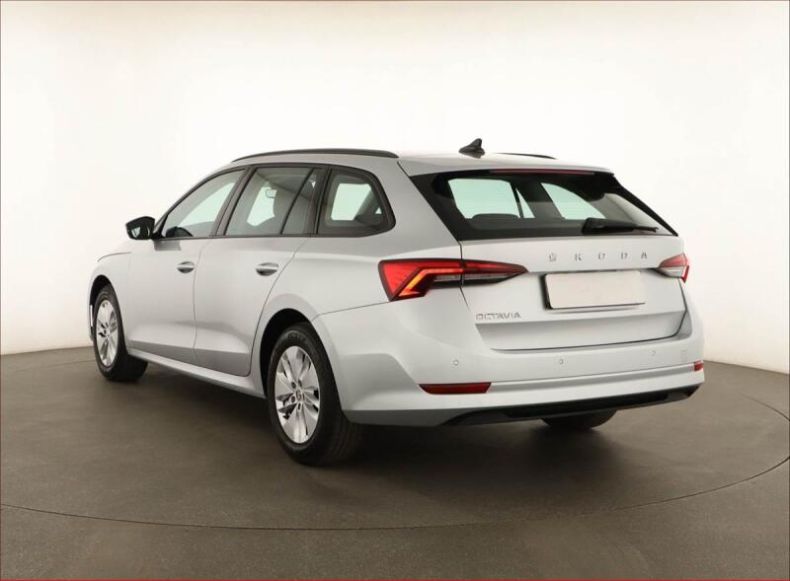 Škoda Octavia - hlavní fotka