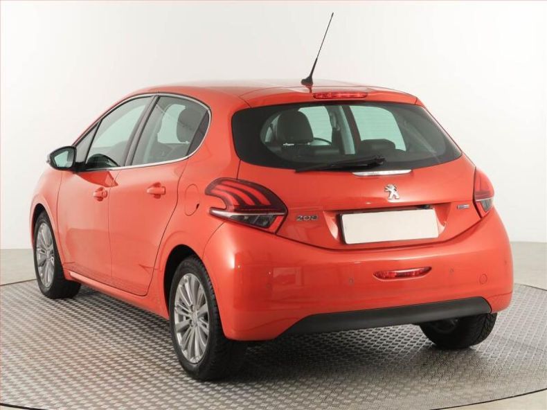 Peugeot 208 - hlavní fotka