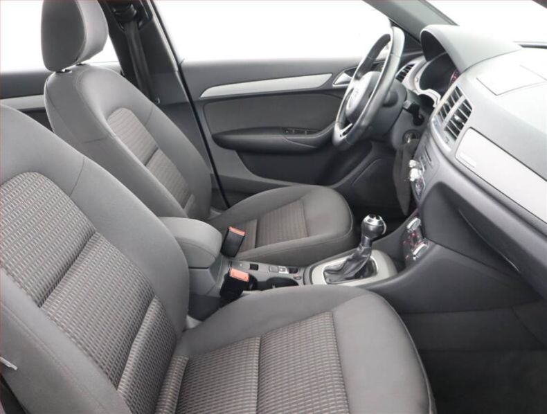 Audi Q3 - hlavní fotka