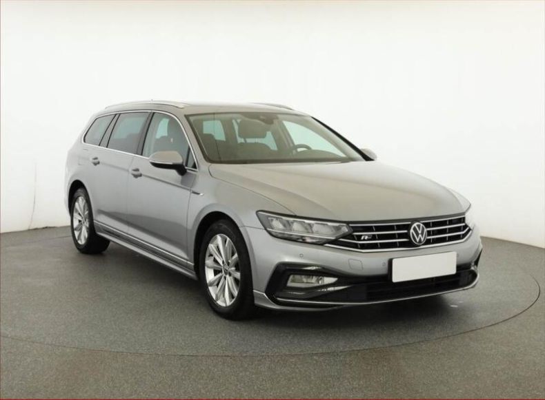 Volkswagen Passat - hlavní fotka