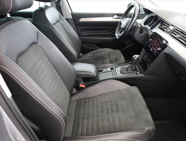 Volkswagen Passat - hlavní fotka