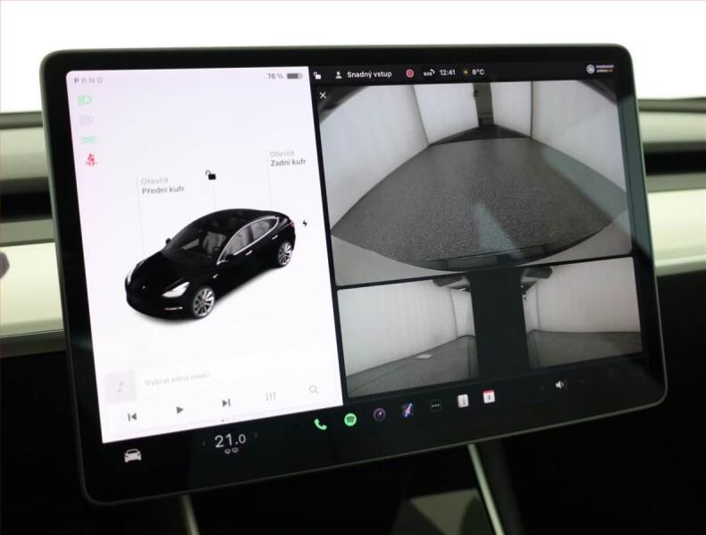 Tesla Model 3 - hlavní fotka