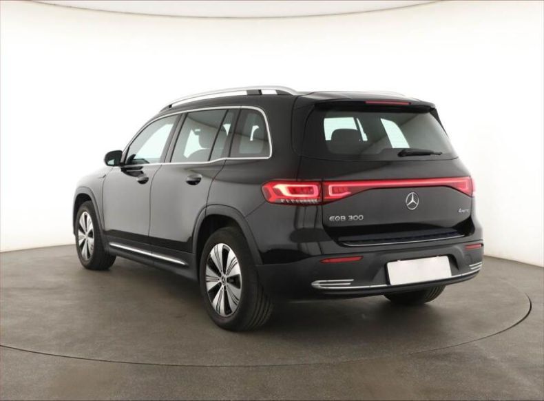 Mercedes EQB - hlavní fotka