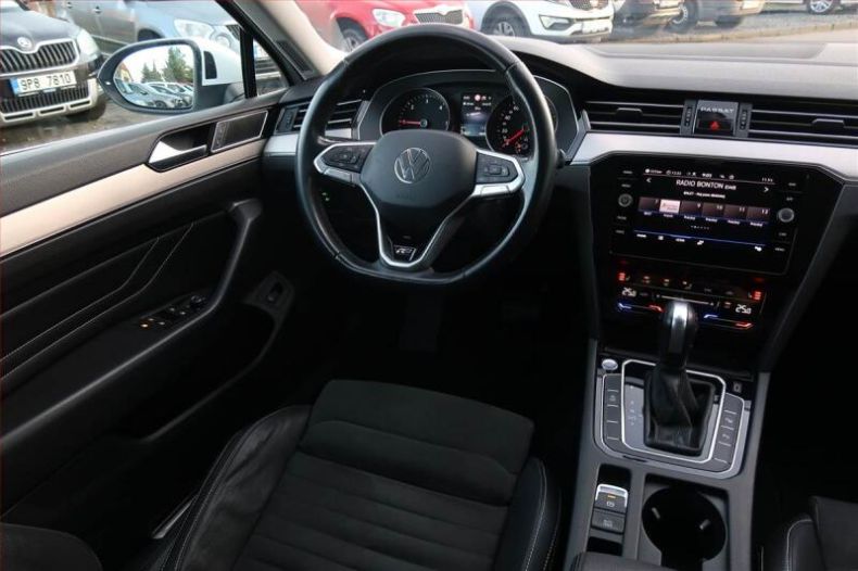 Volkswagen Passat - hlavní fotka