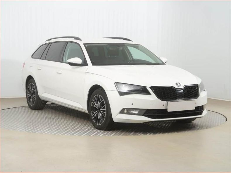 Škoda Superb - hlavní foto