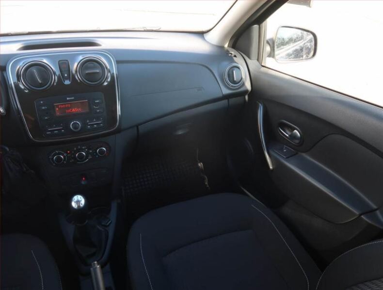 Dacia Sandero - hlavní fotka