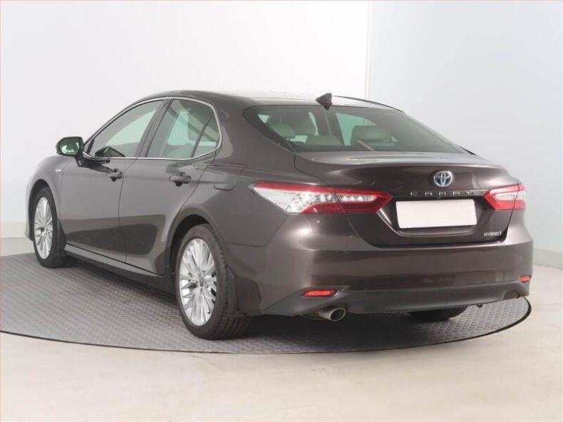 Toyota Camry - hlavní fotka