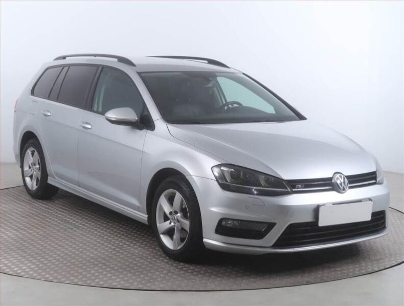 Volkswagen Golf - hlavní foto