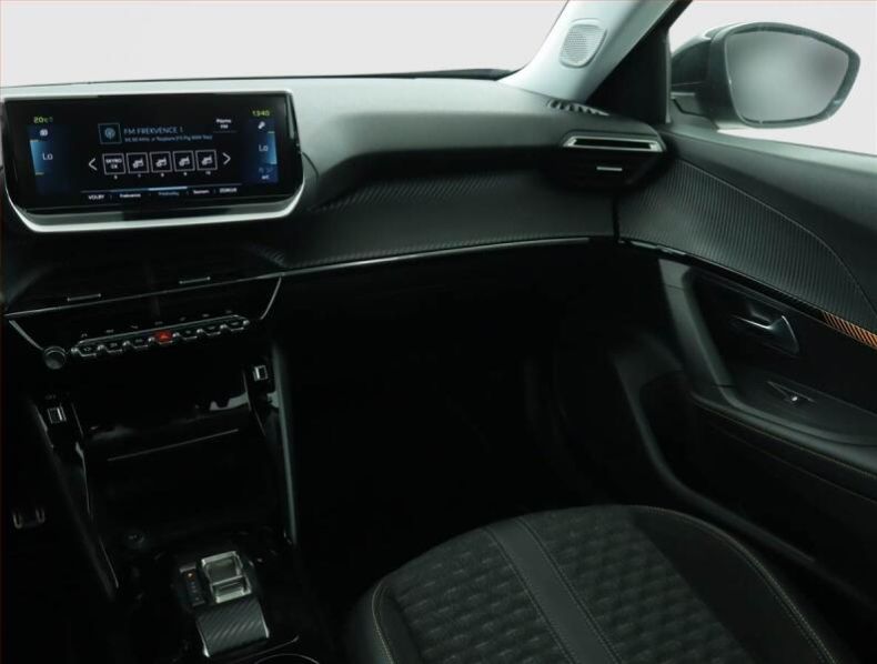 Peugeot 2008 - hlavní fotka