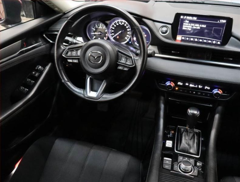 Mazda 6 - hlavní fotka