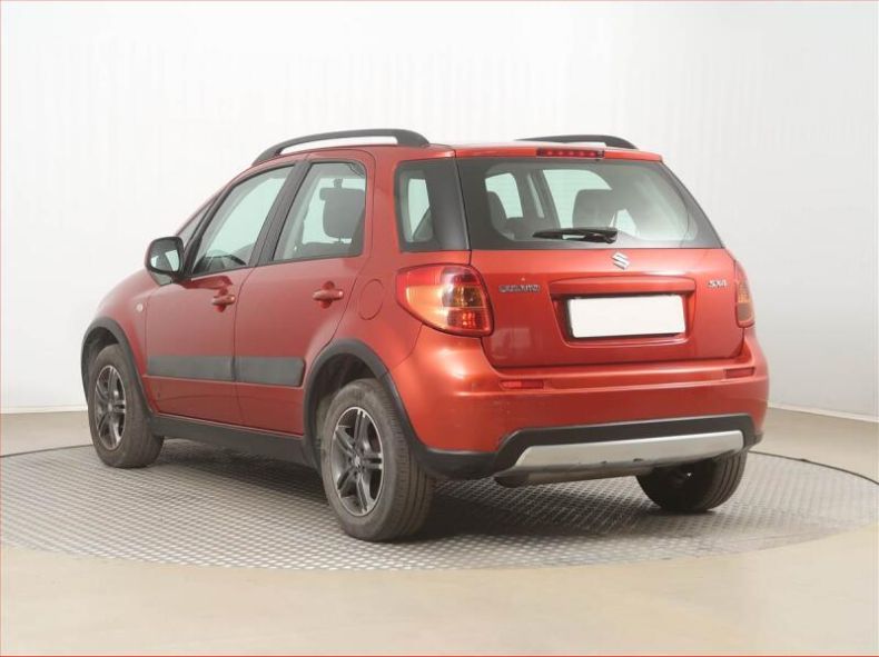 Suzuki SX4 - hlavní fotka