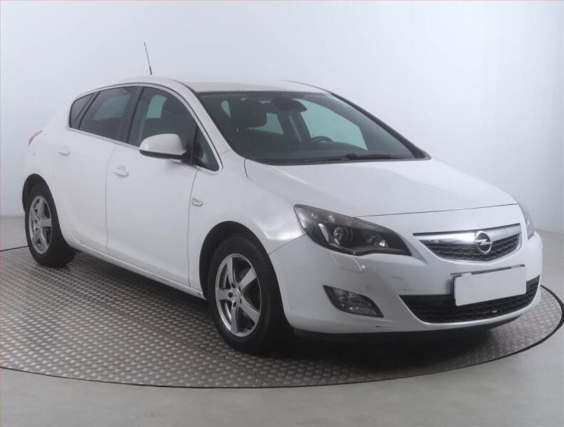 Opel Astra - hlavní foto