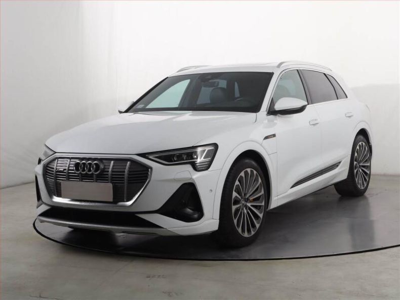 Audi E-tron - hlavní fotka