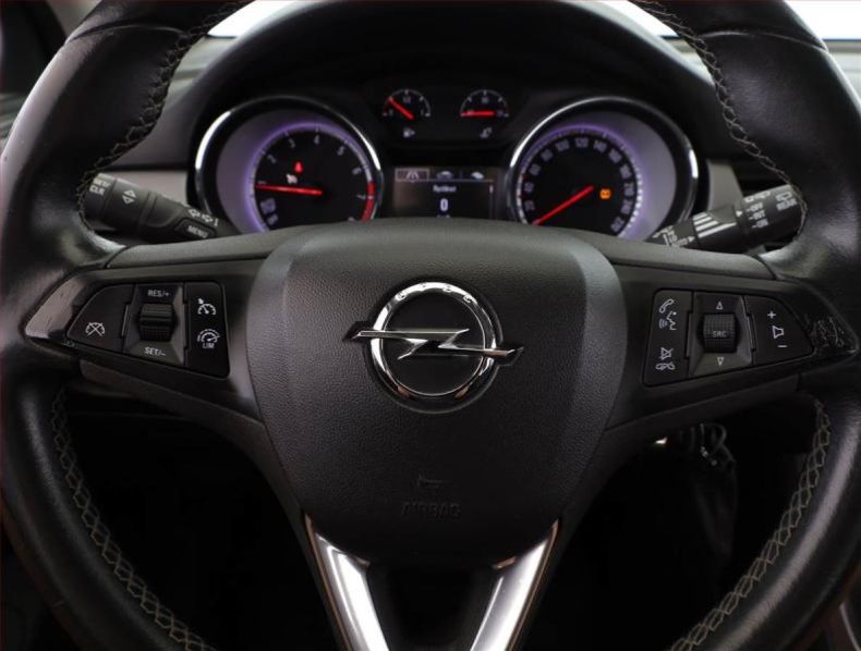 Opel Astra - hlavní fotka