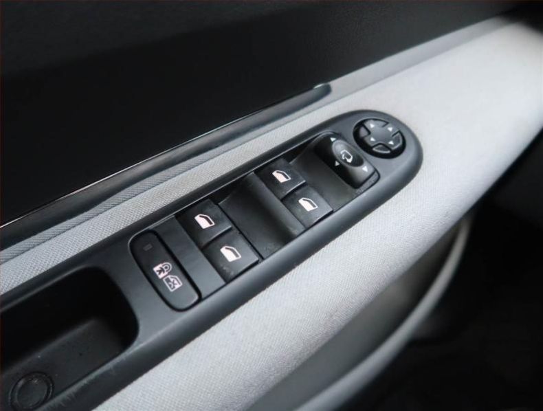 Peugeot 5008 - hlavní fotka