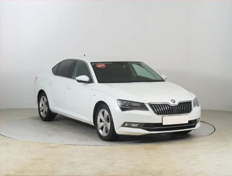 Škoda Superb - hlavní foto