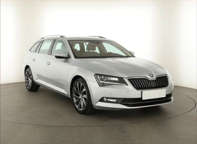 Škoda Superb - hlavní foto