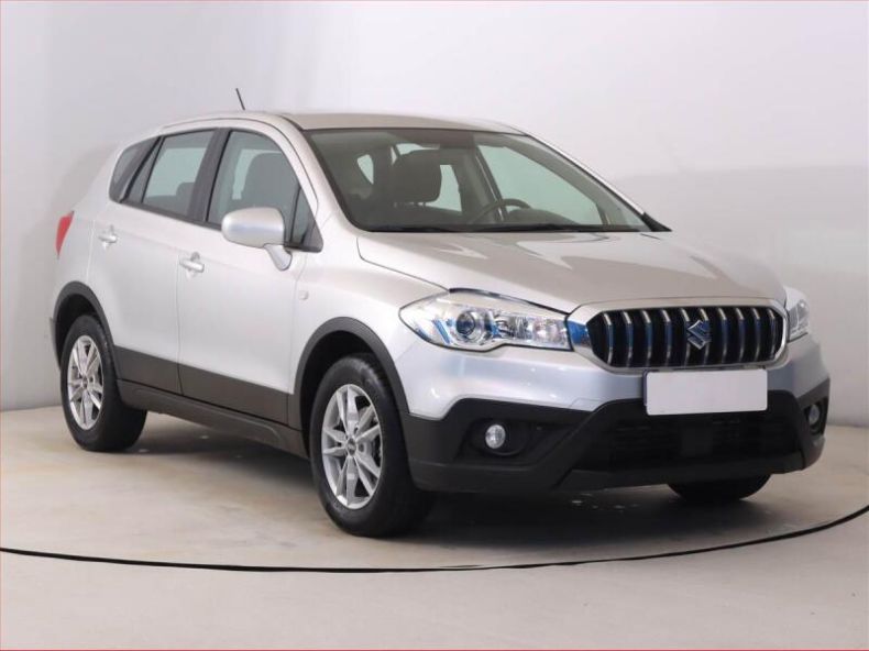 Suzuki SX4 - hlavní foto