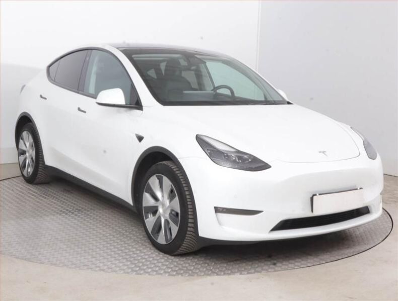 Tesla Model Y - hlavní fotka inzerátu
