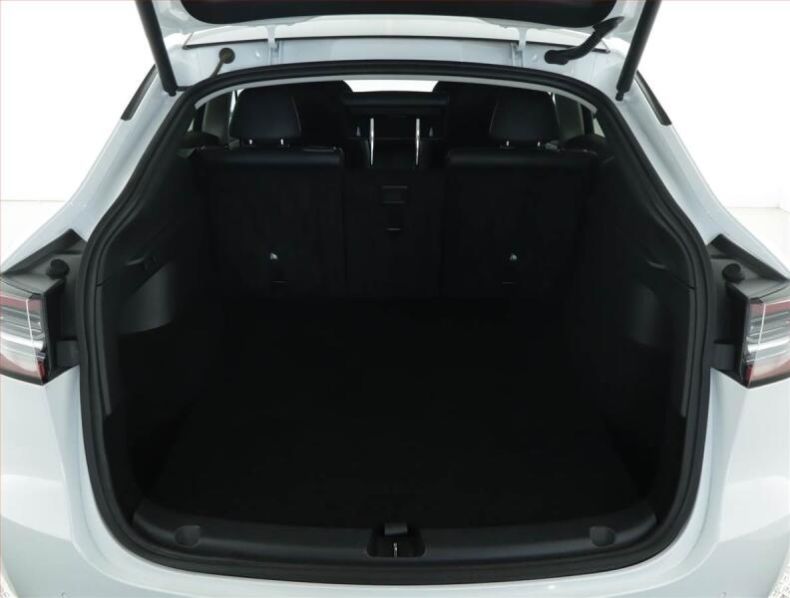 Tesla Model Y - hlavní fotka