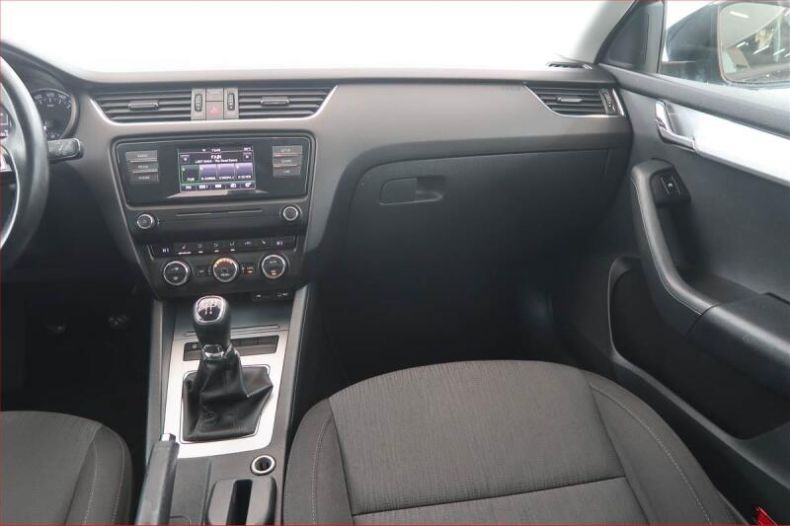 Škoda Octavia - hlavní fotka