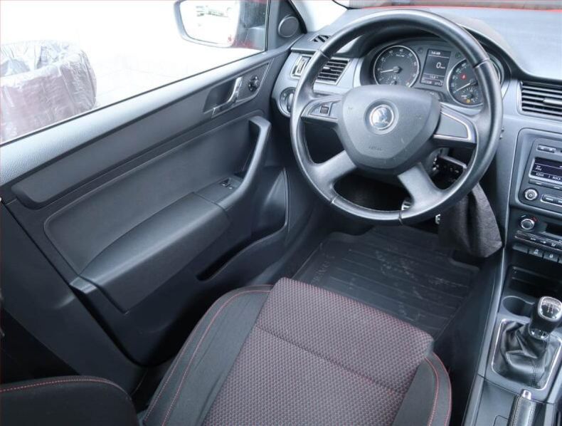 Škoda Rapid - hlavní fotka