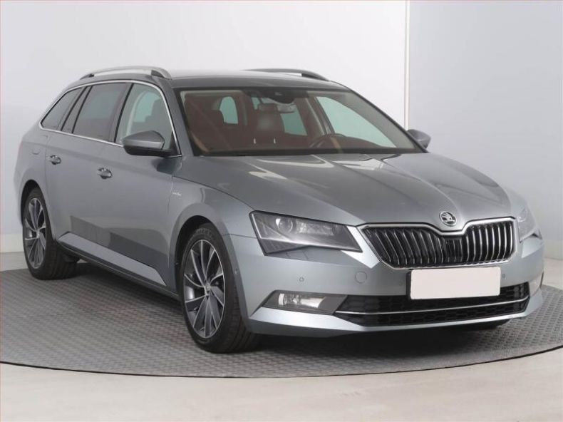 Škoda Superb - hlavní foto