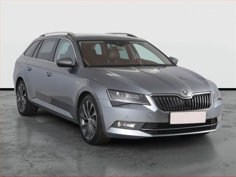Škoda Superb - hlavní foto