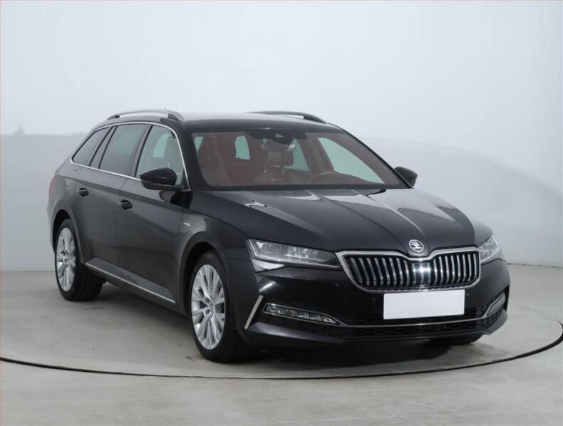 Škoda Superb - hlavní foto