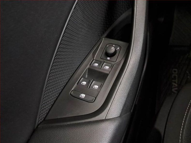 Škoda Octavia - hlavní fotka