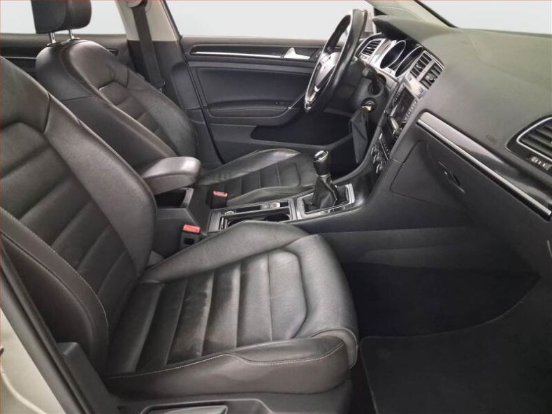 Volkswagen Golf - hlavní fotka