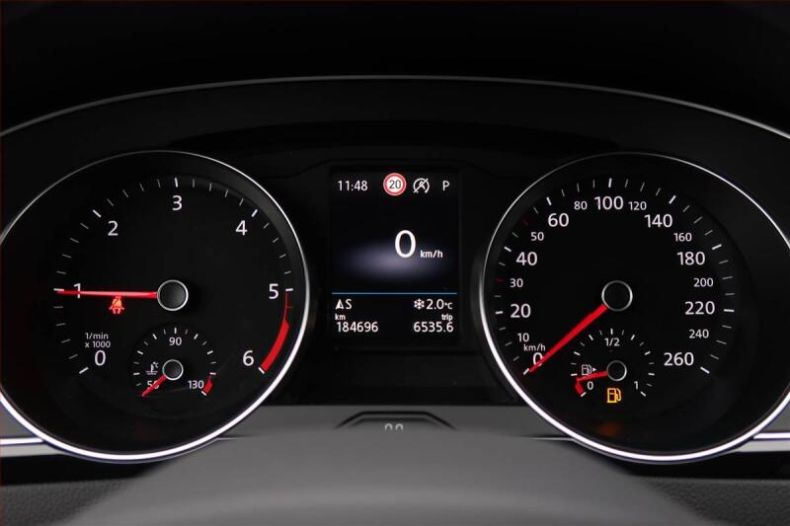 Volkswagen Passat - hlavní fotka