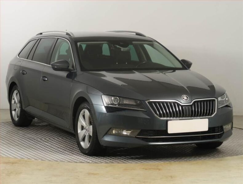 Škoda Superb - hlavní foto