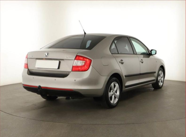 Škoda Rapid - hlavní fotka