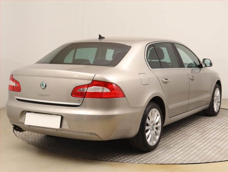 Škoda Superb - hlavní fotka