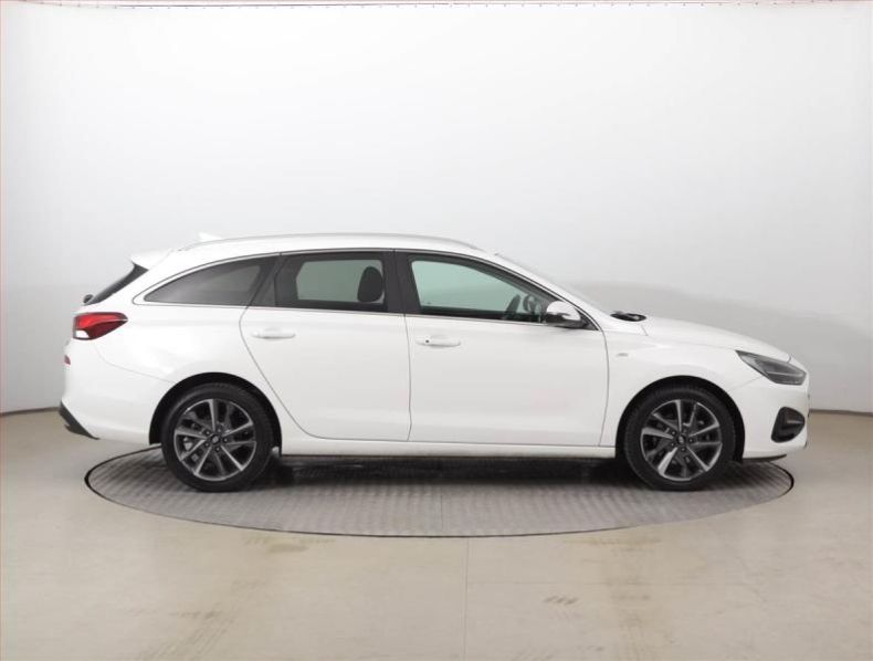 Hyundai i30 - hlavní fotka