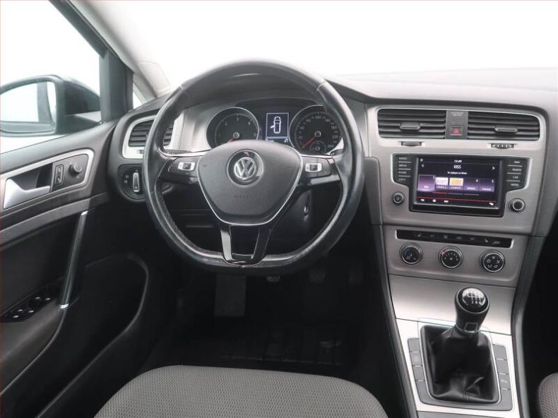 Volkswagen Golf - hlavní fotka