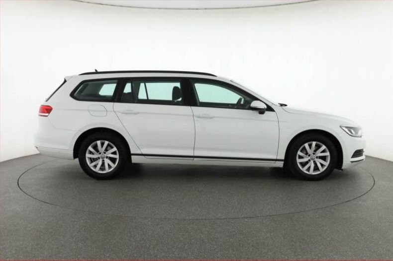 Volkswagen Passat - hlavní fotka