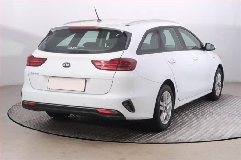 Kia Cee'd - hlavní fotka