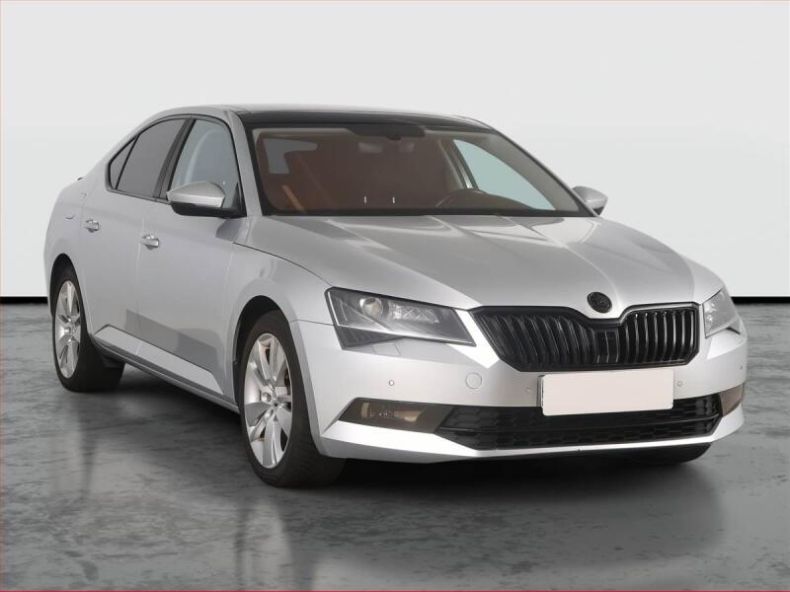 Škoda Superb - hlavní foto