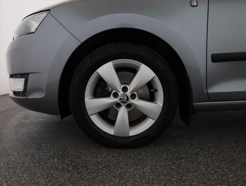 Škoda Rapid - hlavní fotka